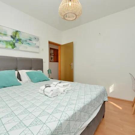 Apartment Beautiful 1-bed Kristijan *