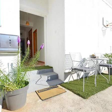 Beautiful 1-bed Kristijan Appartement *